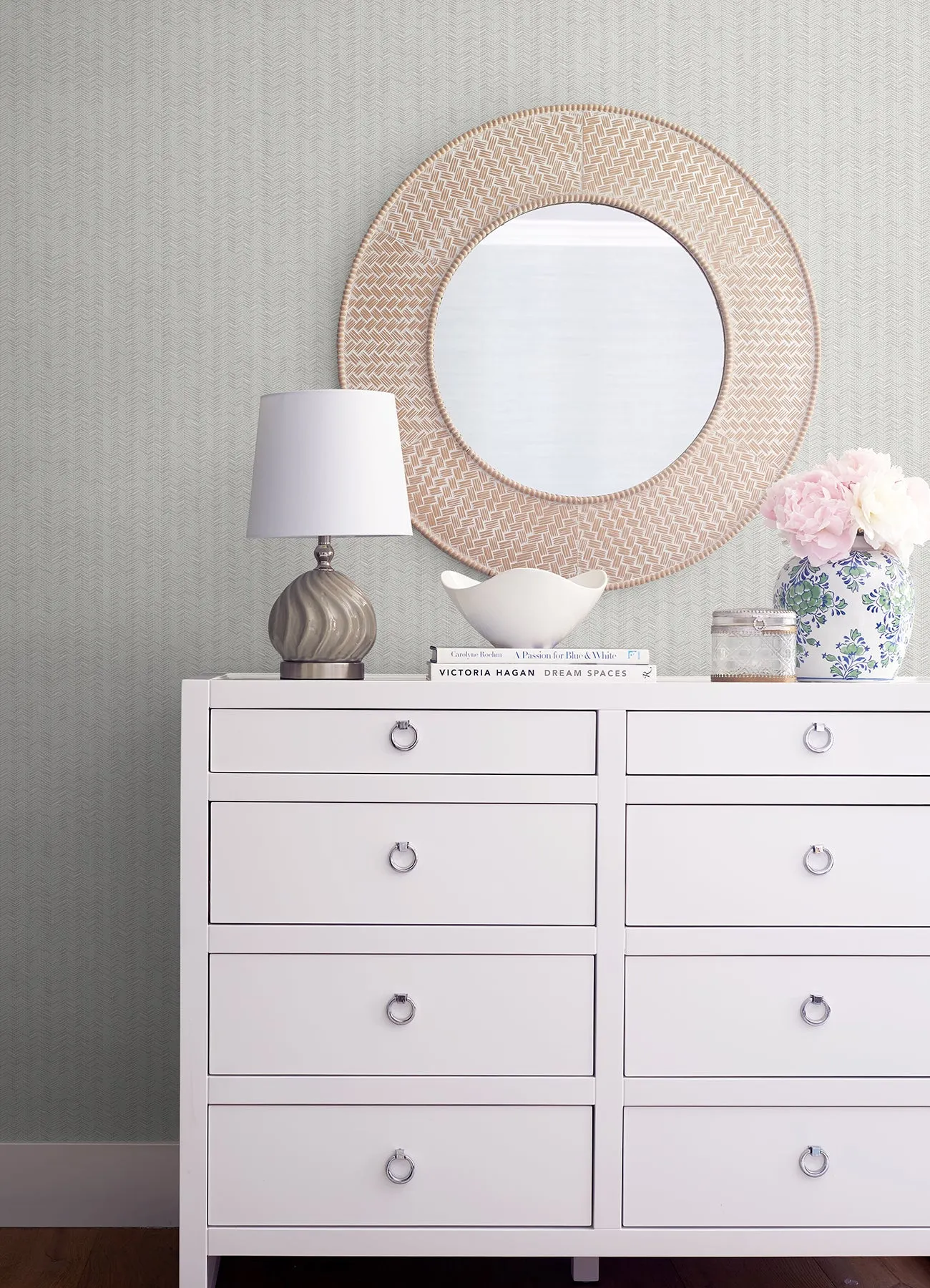 Saranyu Light Petite Chevron Wallpaper
